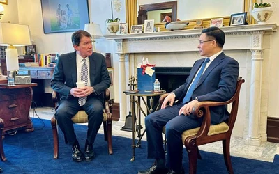 Quyền Bộ trưởng Lê Mạnh Hùng đề nghị hướng tới sớm kết thúc đàm phán thuế đối ứng tại Mỹ