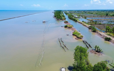 An Giang: Đê Biển Tây ở xã Vân Khánh sạt lở, bể đứt đoạn 'đe dọa' việc nuôi tôm cua của dân