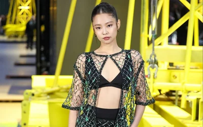 Jennie BlackPink gây sốt tại show diễn Chanel