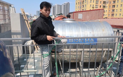 Trèo từ tầng thượng, dùng móc quần áo mở cửa trộm két sắt chứa hơn 5 cây vàng