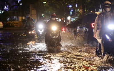 Không khí lạnh tăng cường, vùng núi Bắc Bộ và miền Trung có nơi mưa to