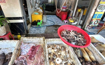 Hộ kinh doanh trâu, bò giết mổ ngay tại chợ Thứ Bảy, làm ô nhiễm