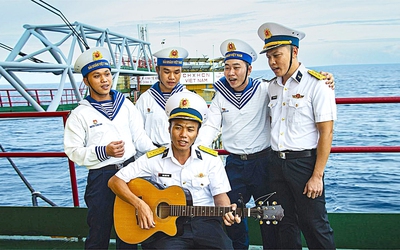 Rèn tinh thần ở nhà giàn DK1