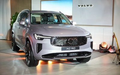 Volvo XC90 2026 ra mắt Việt Nam: Giá 3,289 tỉ thấp hơn Lexus RX, màn lớn hơn, giảm sức mạnh