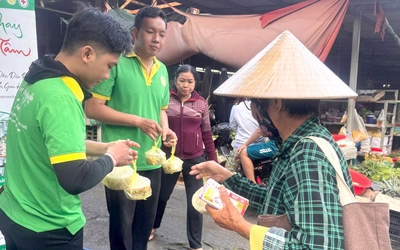 100 bữa sáng từ tâm