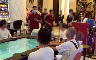 Phát hiện nhiều người nước ngoài đánh bạc trái phép tại tầng hầm khách sạn ở Nha Trang