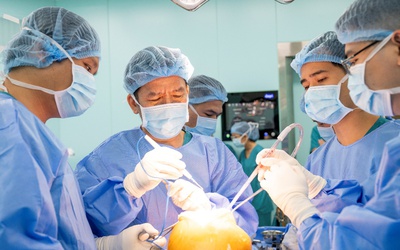 Bệnh viện Hoàn Mỹ Sài Gòn tiếp cận công nghệ mới trong điều trị thay khớp gối cá thể hóa