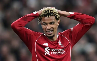 Liverpool thua sốc đội chót bảng