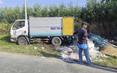 Chở gần 800kg rác đem đổ bậy, người thanh niên ở Cần Thơ bị phạt 3,5 triệu đồng