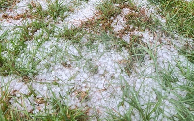 Mưa đá dội xuống Tu Mơ Rông, người dân không dám ra ngoài