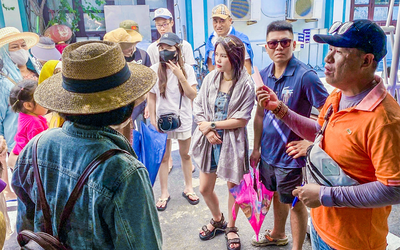 Người dân đảo Cù Lao Chàm đi học cách đón khách chuyên nghiệp