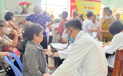 168 trạm y tế phường, xã, đặc khu đồng loạt khám sức khỏe miễn phí cho người dân