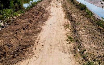 Công trình cấp bách chống biến đổi khí hậu ở Cà Mau làm trễ gần 3 năm vẫn chưa xong