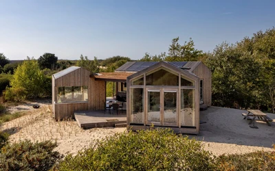 Ngôi nhà 'di chuyển cùng những cồn cát'