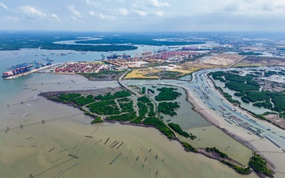 Flycam trên cù lao Phú Long ngắm toàn cảnh vị trí xây cảng container Cái Mép Hạ 50.200 tỉ đồng