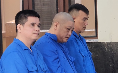 Giả vờ chở  thuê hơn 15 tấn sầu riêng rồi đem bán lấy tiền tỉ chia nhau, 3 người lãnh án