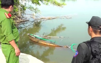 Bắt quả tang 'cát tặc' trên sông Cái qua Nha Trang