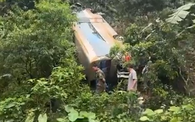 Hiện trường xe khách lao xuống vực sâu ở Sơn La, 1 người tử vong