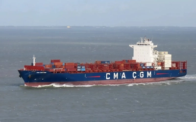 Chiếc tàu container đầu tiên của một quốc gia Tây Âu rời khỏi eo biển Hormuz an toàn