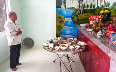 Những kỷ vật thân thương còn lại - Kỳ 6: Bộ lư đồng và cây gậy tre của nội tôi