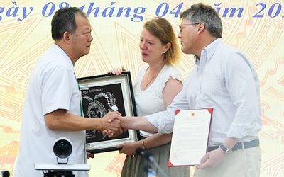 Tri ân gia đình cô gái Anh hiến tạng cứu 3 người Việt Nam