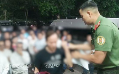 Tiếp nhận 33 công dân Việt Nam bị Mỹ trục xuất về nước