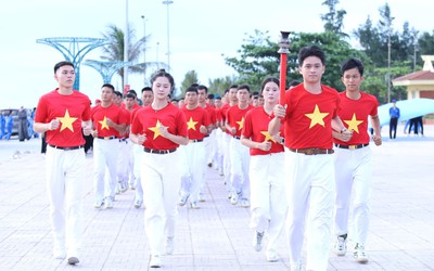 Từ quê hương Bác Hồ, tuổi trẻ cả nước tiếp lửa hành trình yêu nước