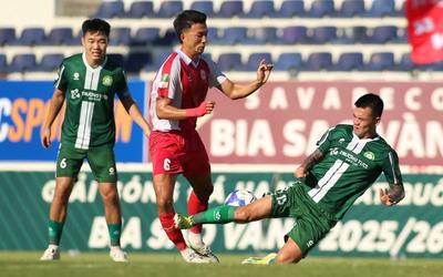 Pha vào bóng nguy hiểm của cựu trung vệ đội tuyển Việt Nam