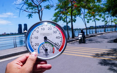 Miền Bắc còn ngột ngạt trong nắng nóng 40 độ C thêm hai ngày, sau đó có mưa