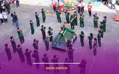 Thầy cô ‘vui hết mình’, nhảy flashmob cùng teen Trường THPT Lý Thường Kiệt