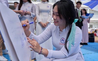 Miền ký ức của học sinh lớp 12 Trường THPT Võ Trường Toản