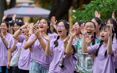 'Cháy' hết mình tại Hội trại khối 10 Trường THPT Nguyễn Thị Minh Khai