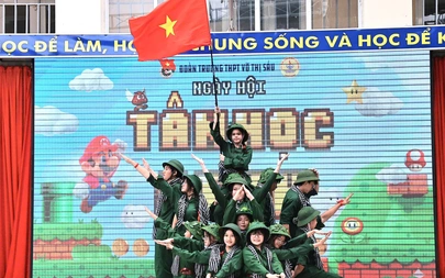 Tân binh trường THPT Võ Thị Sáu bùng nổ trong Ngày hội tân học sinh