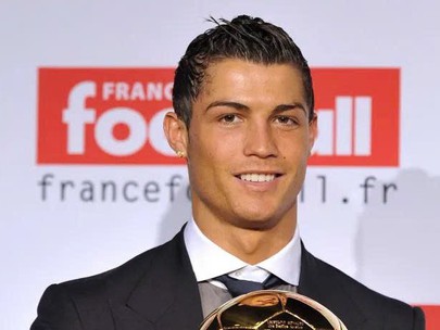 Ronaldo đã có chiến thắng áp đảo trước Messi
