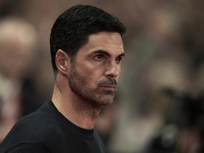 Arteta phá tan văn phòng Arsenal, cho nhân viên 2 phút dọn dẹp!