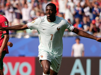 Vào bán kết World Cup, tuyển Pháp mới chỉ... hoàn vốn