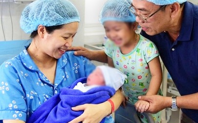 Miệng nói 'con trai hay gái đều quý như nhau' nhưng cha mẹ Việt có thực sự làm được?