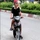 Thanh niên độ xe đạp phiên bản xe máy