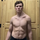 Thanh niên tập gym một nửa cơ thể, nửa còn lại cho... 'nghỉ lễ'