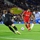 Fan Liverpool ‘sốc toàn tập’ khi Salah sút trượt khung thành trống cách 7m