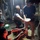 Cười sảng với 4 thanh niên đùn đẩy nhau củ khoai nóng