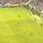 Cầu thủ chạy đà vuông góc 90 độ khi sút penalty