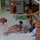 Thanh niên trượt chân làm vỡ cả chum rượu