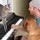 Chó mèo phối hợp với ông chủ đánh đàn piano siêu ngầu