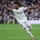 Mbappe ghi 2 bàn trong 3 phút với phong cách lạnh lùng
