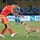 Trận đấu Nations League bị gián đoạn vì... chú chó đi dạo