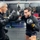 Tiền vệ Cherki gây sốt với cú đấm trong phòng tập boxing