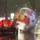 Quả bóng World Cup khổng lồ 'đi dạo' trong mưa gây rối loạn giao thông