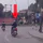 Nữ ninja gặp nạn vì chạy xe máy kiểu 'dương đông kích tây'