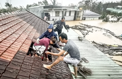 Tens of thousands of homes in Vietnam’s Dak Lak submerged in worst flooding in over 30 years
